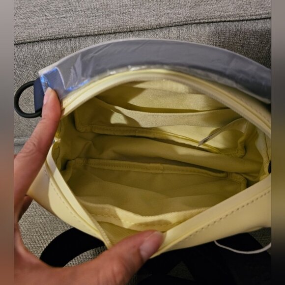 NWT Wome's rains straw color box bag yellow - Picture 3 of 6